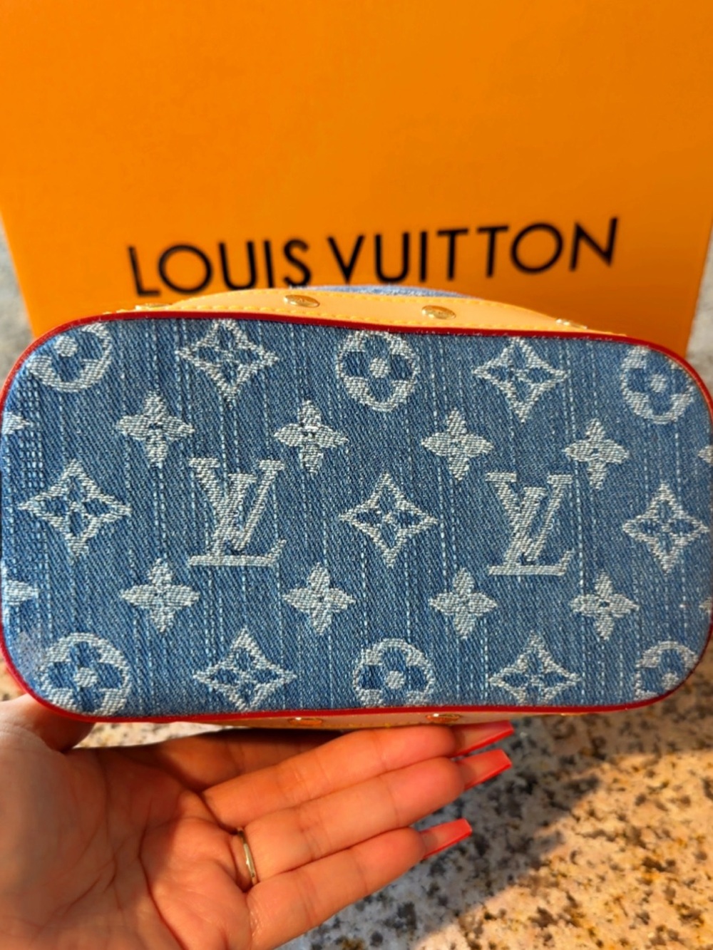 Louis Vuitton Blue Monogram Denim Bucket Shoulder Bag with Gold Chain - Picture 4 of 7